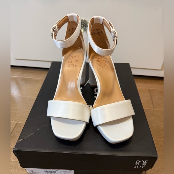 Naturalizer Joy Ankle Strap Wedding/ Dress Square Toe Satin Sandals- NWT- size 5 - Picture 3 of 11